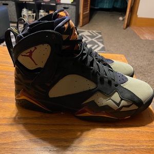 Air Jordan 7. Size 9.5